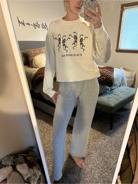Gildan White Heavy Blend Crewneck Sweatshirt